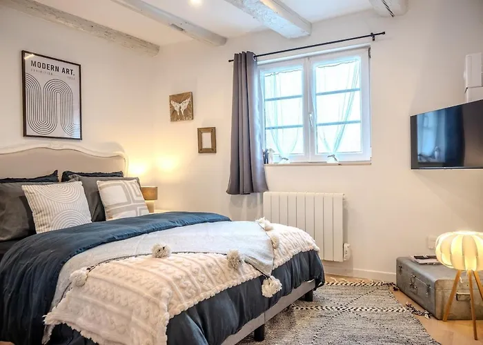 Le Calme - Centre - Proche Parking Gratuit - Commerces A Proximite - Marche De Noel Lägenhet *