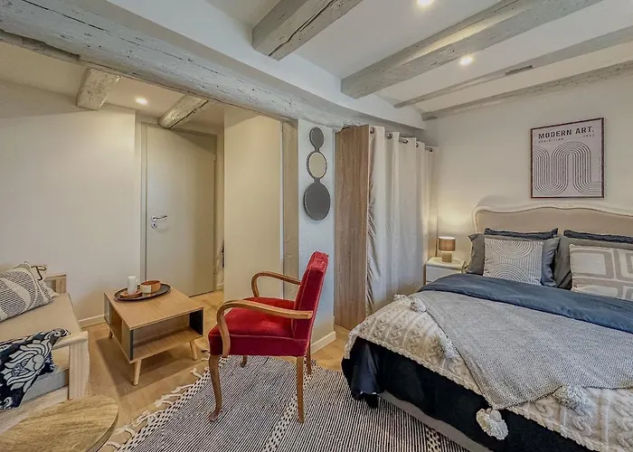 Le Calme - Centre - Proche Parking Gratuit - Commerces A Proximite - Marche De Noel Sélestat